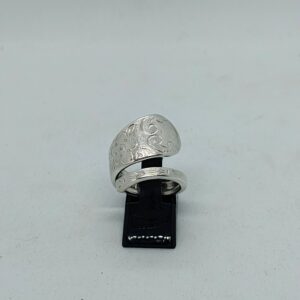 Jasmine Pattern Twist Ring Size 7